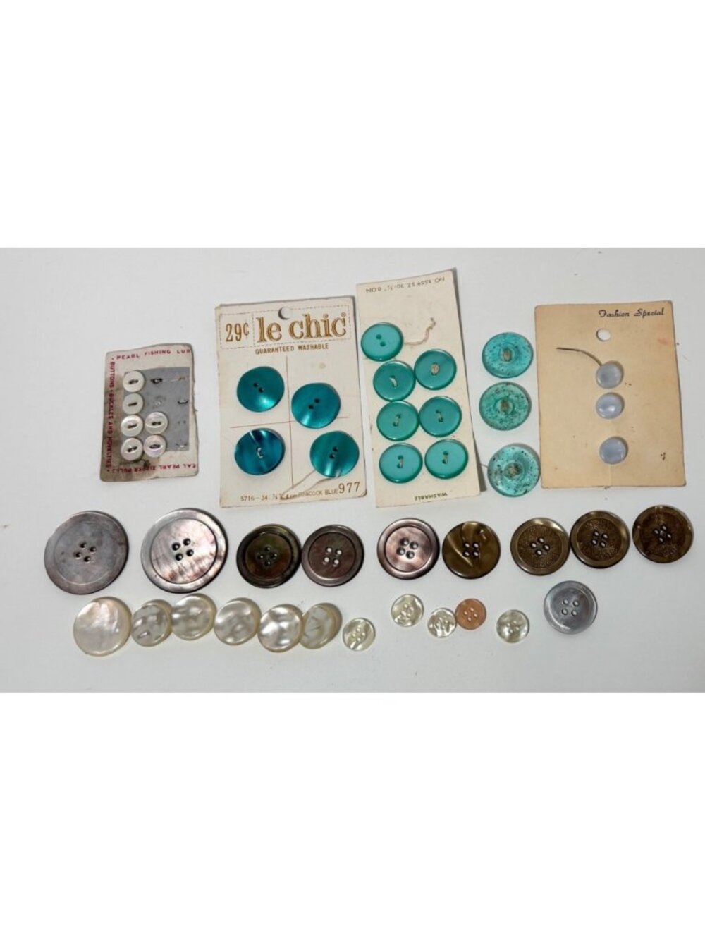 Vintage Assorted Buttons Lot Mother-Of-Pearl Peacock Blue Teal